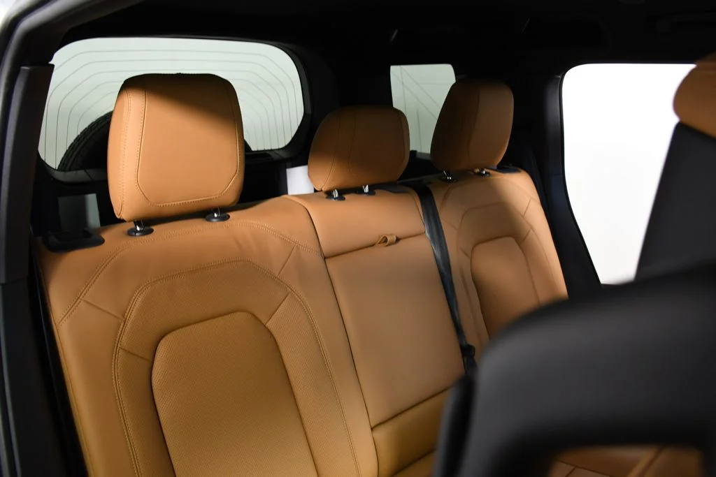 Used 2023 Fuji White Land Rover S image 23