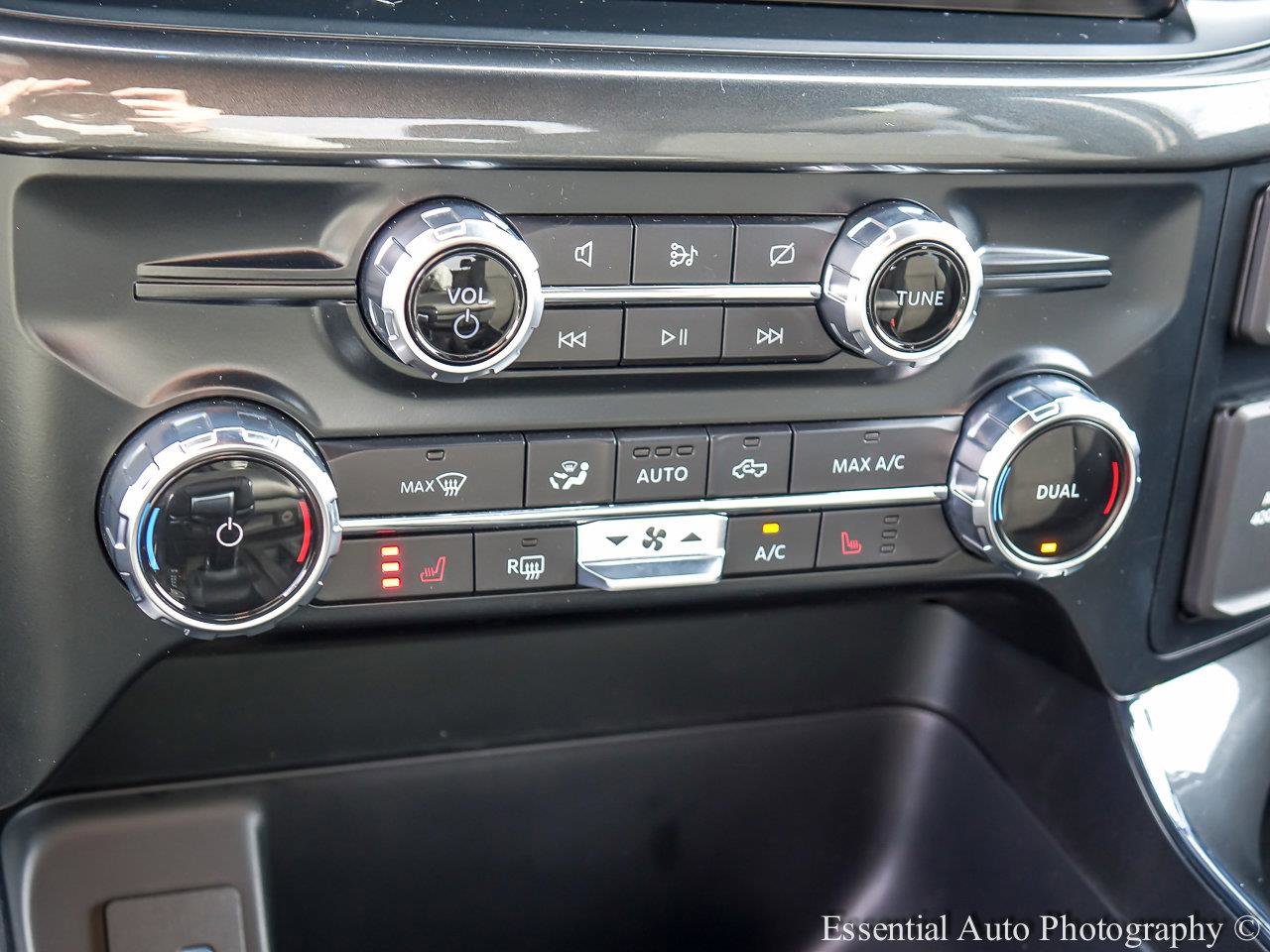 Used 2023 Agate Black Metallic Ford XLT image 16