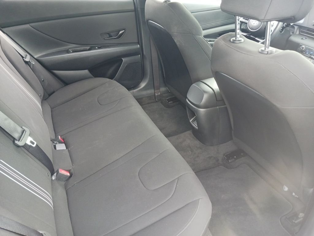 2025 Hyundai Elantra SEL - Photo 19