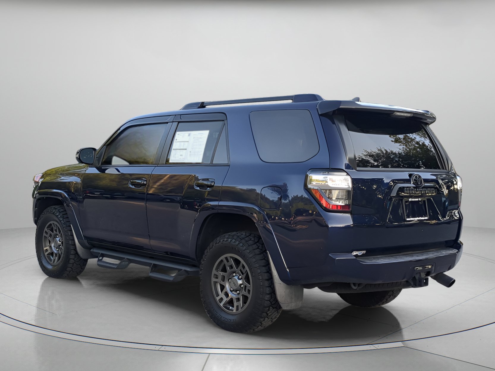 Used 2020 Nautical Blue Metallic Toyota Venture image 41