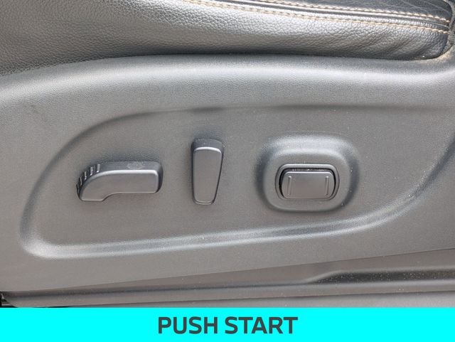 Used 2017 White Nissan SL image 15