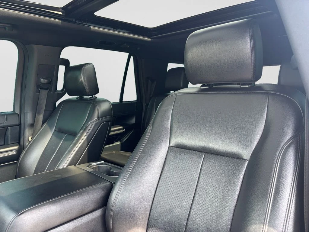 Used 2020 Black Ford XLT image 39