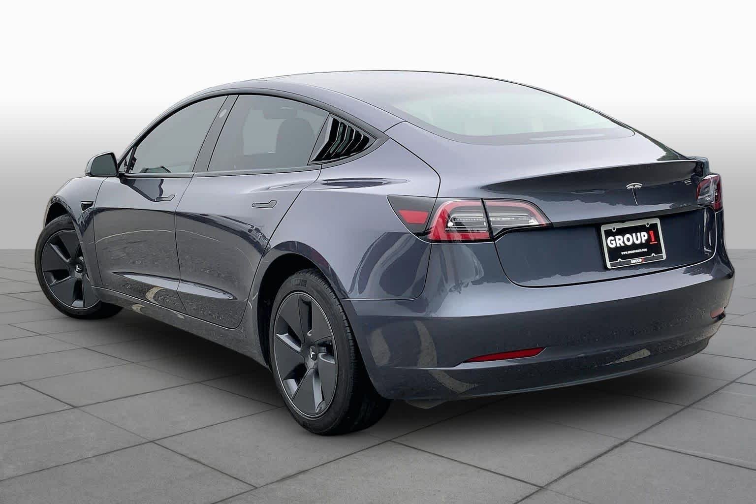 Used 2023  Tesla  image 10