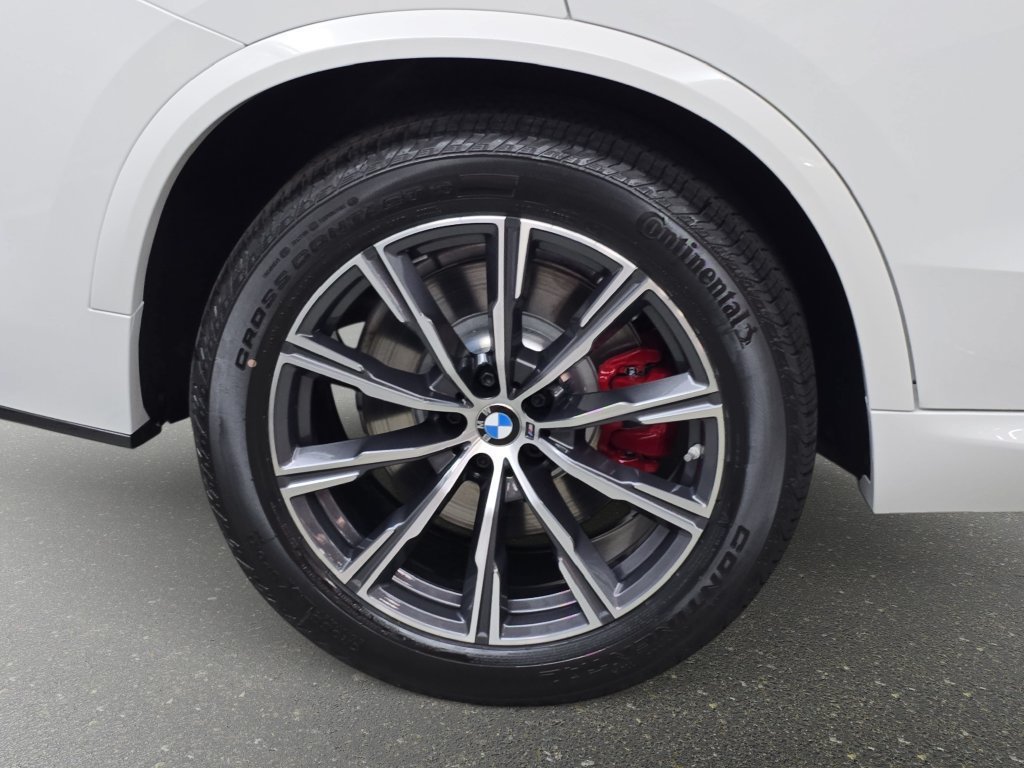 New 2026 Alpine White BMW xDrive50e image 32
