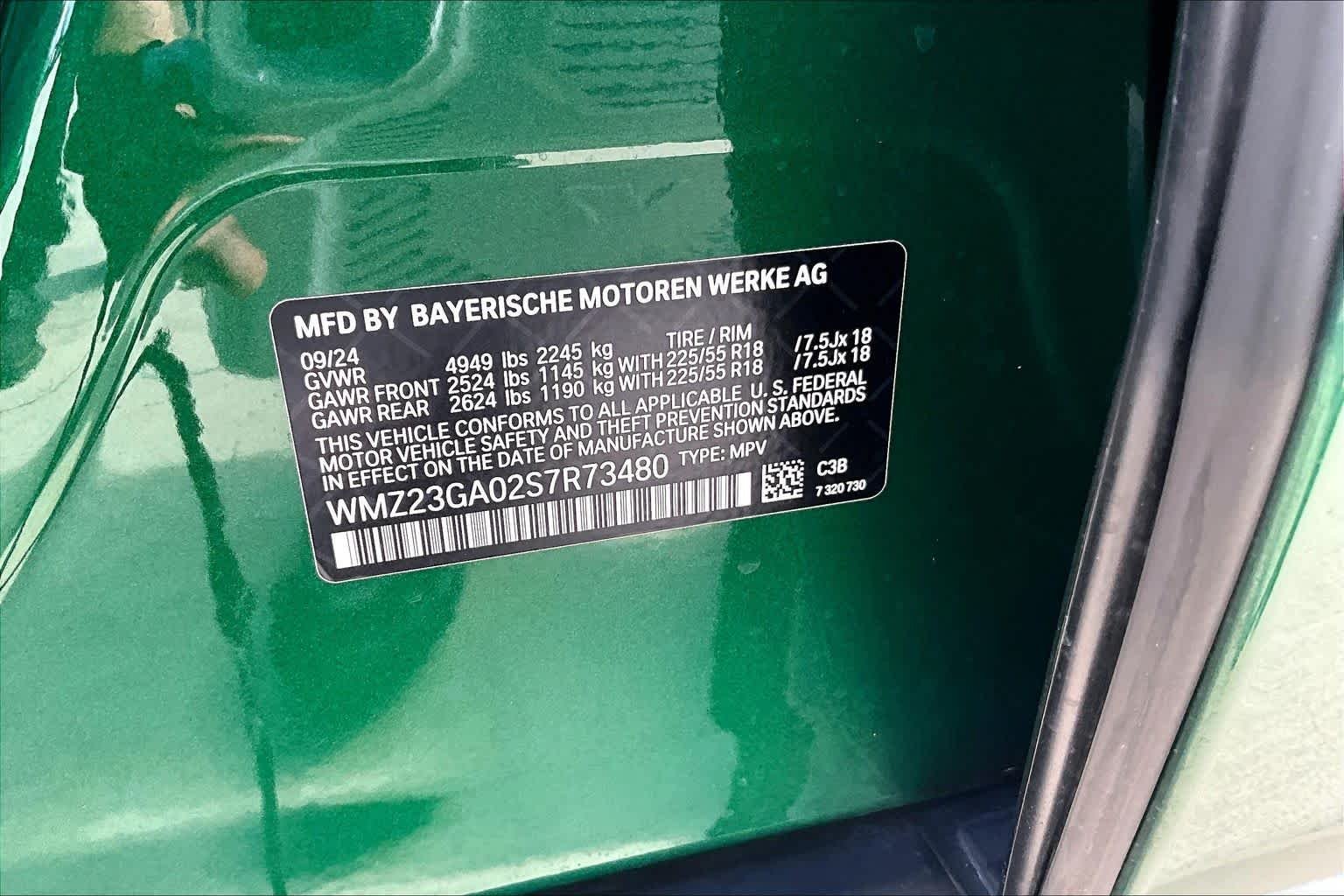 Used 2025 British Racing Green IV Metallic MINI S image 32
