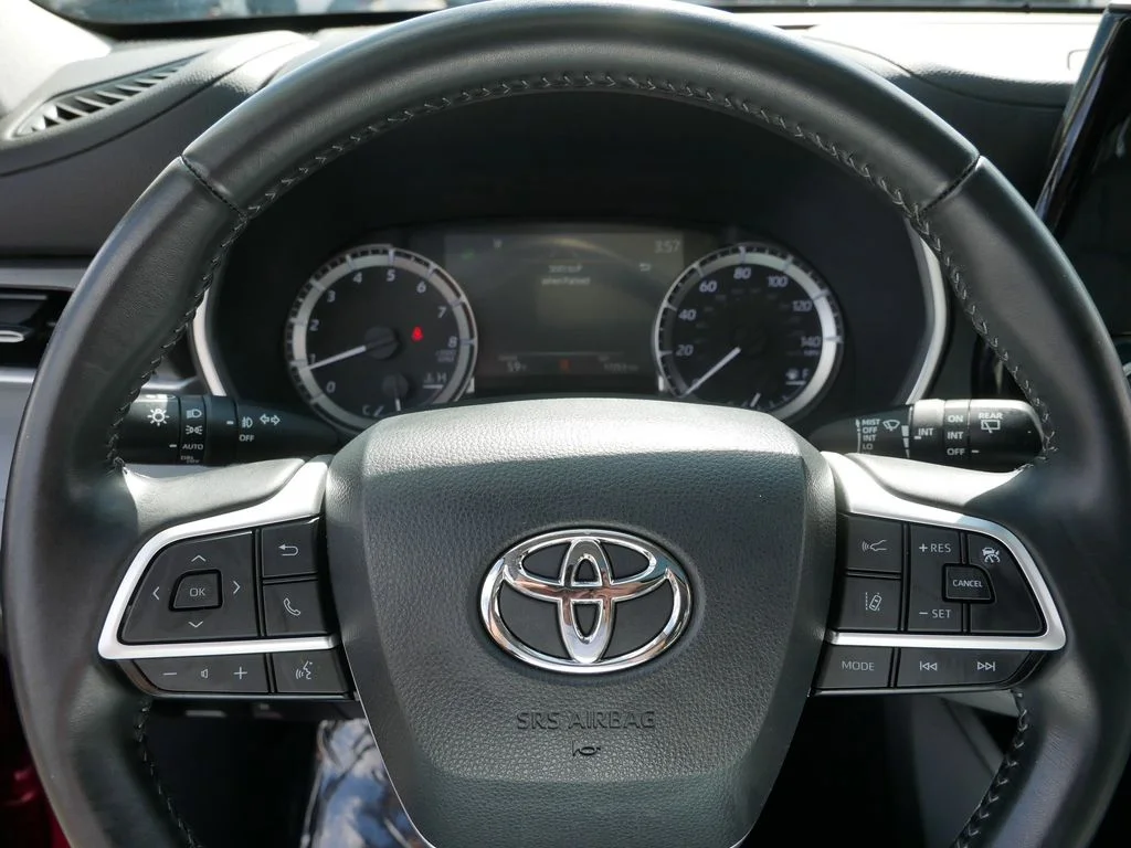 Used 2023 Red Toyota XLE image 28