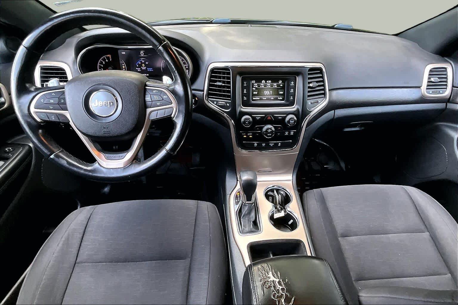 Used 2016 Maximum Steel Metallic Clearcoat Jeep Laredo image 14