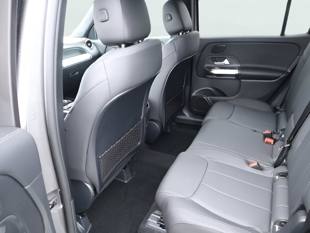 Used 2026 Mountain Grey Metallic Mercedes-Benz GLB 250 image 21