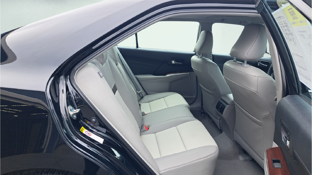 Used 2014 Black Toyota XLE image 14