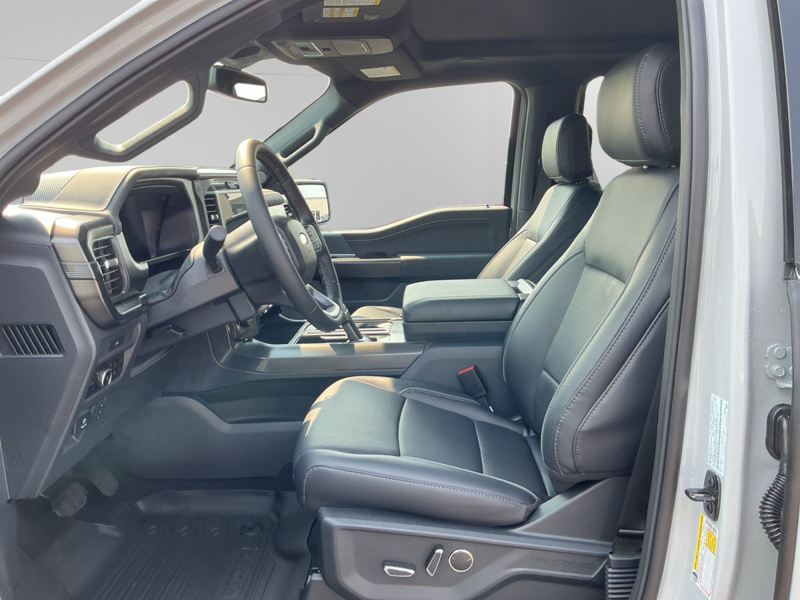 New 2026 Avalanche Ford Lariat® image 9
