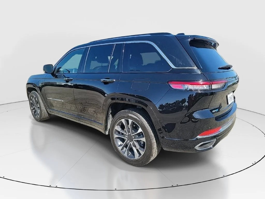 Used 2023 Black Jeep Overland 4xe image 9