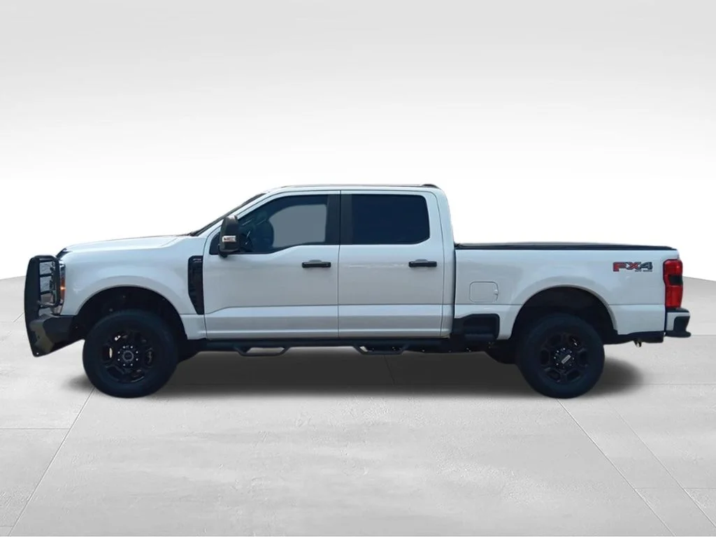 Used 2024 Oxford White Ford XL image 3