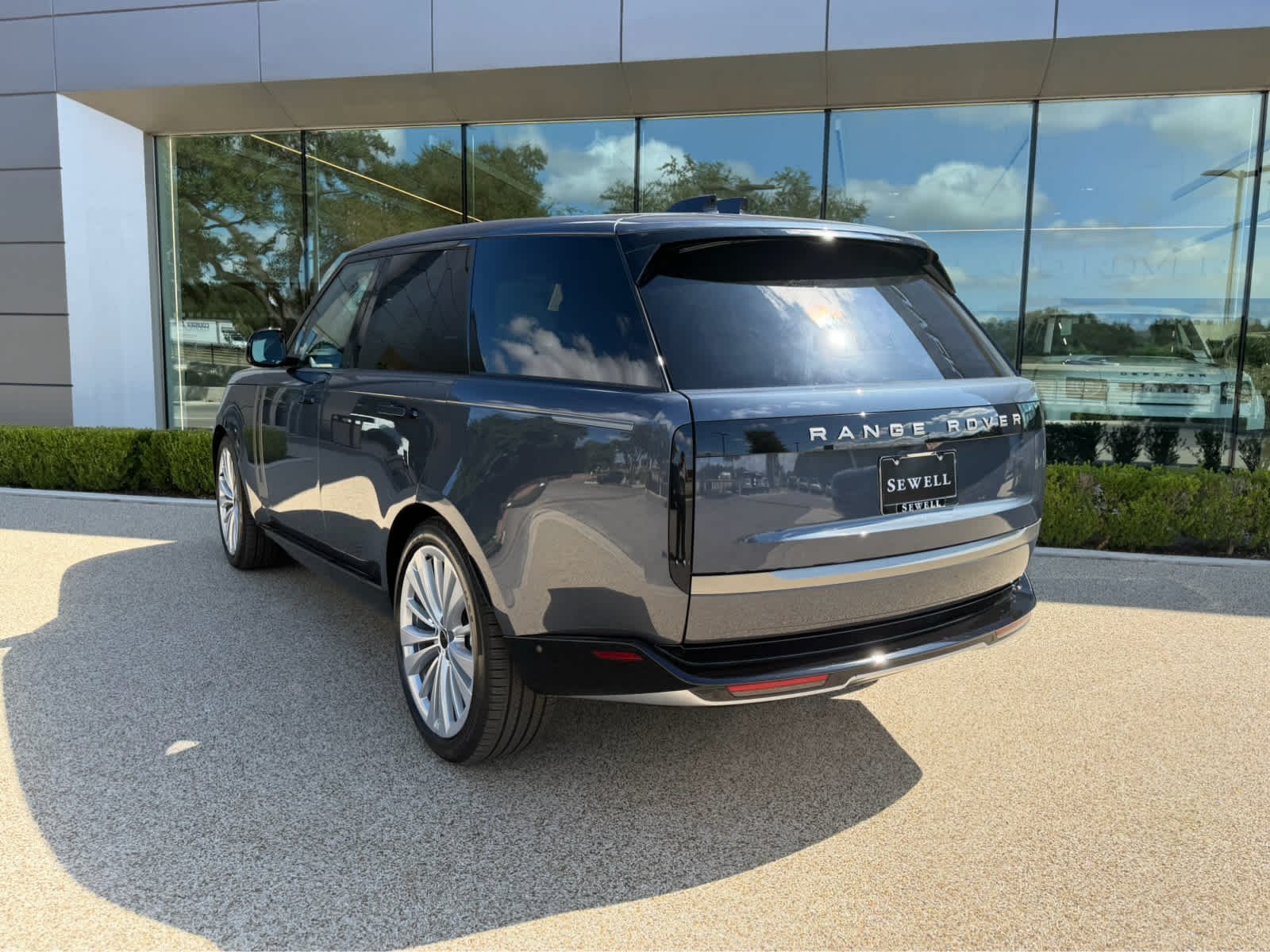 New 2026 Varesine Blue LAND ROVER SE image 6