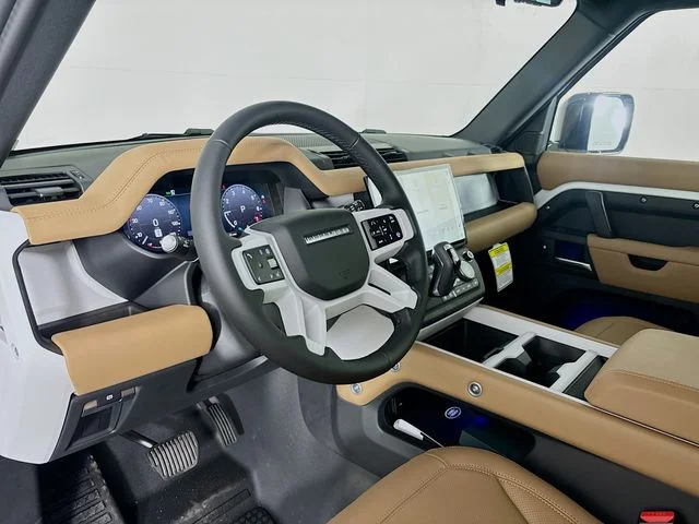 New 2026 White Land Rover X-Dynamic SE image 9