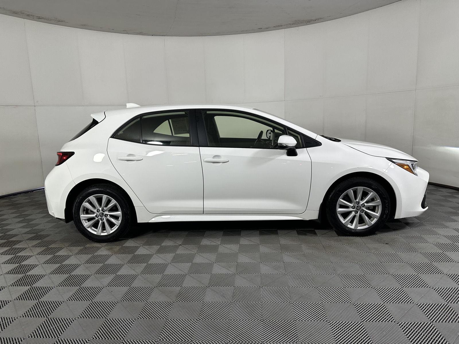 Used 2024 Ice Cap Toyota SE image 24