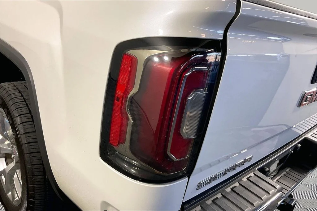 Certified Used 2018 White GMC SLT image 21