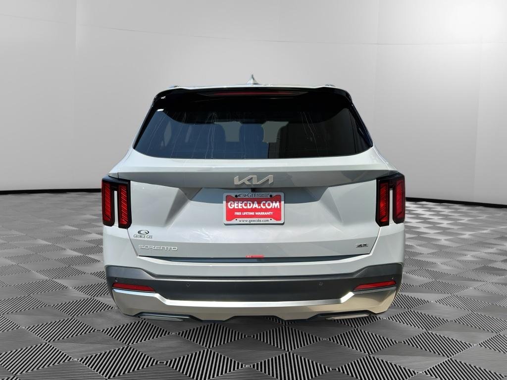 New 2026 Wolf Gray Kia S image 5
