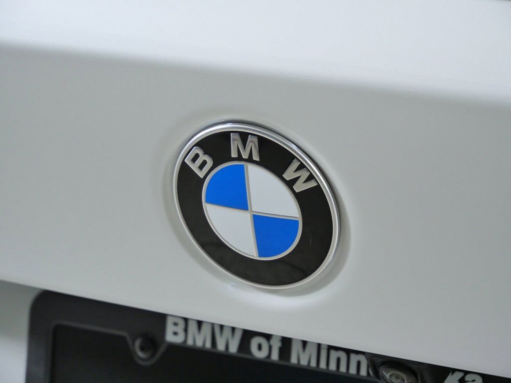 New 2026 Mineral White Metallic BMW 330i xDrive image 11