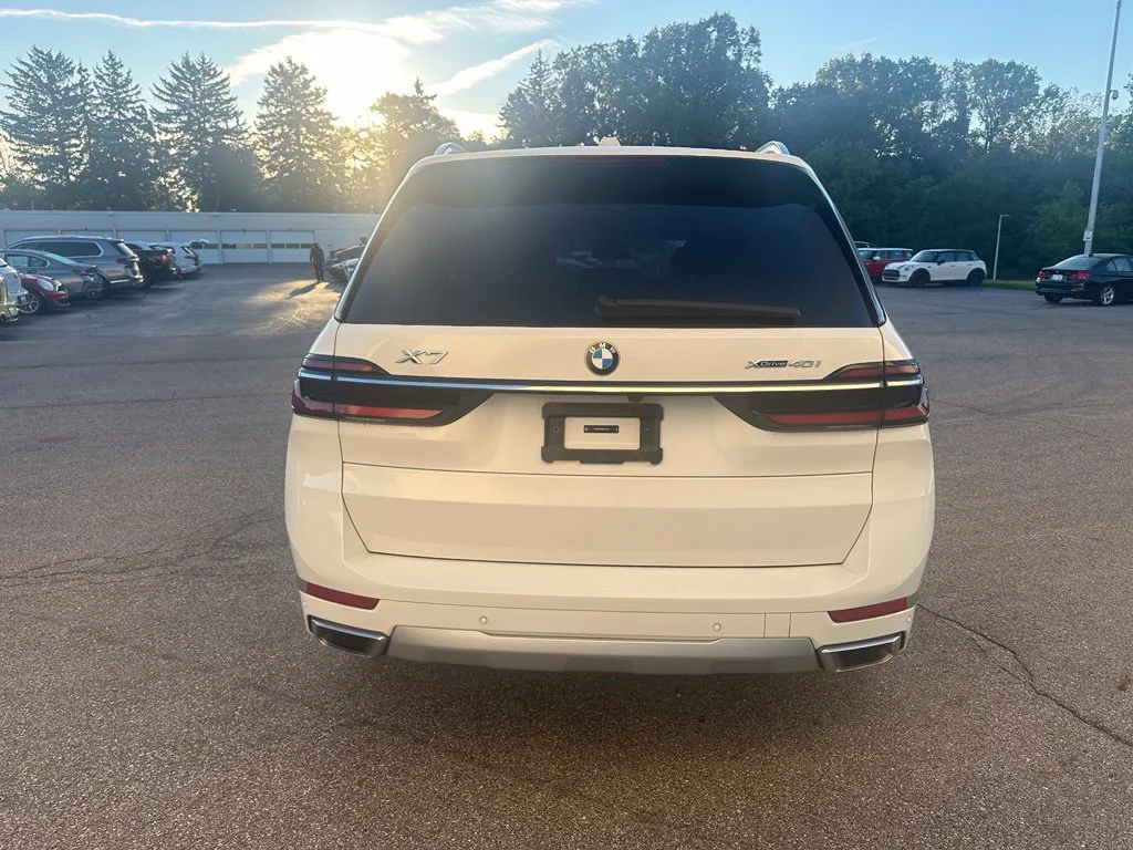 Certified Used 2024 Alpine White BMW xDrive40i image 5