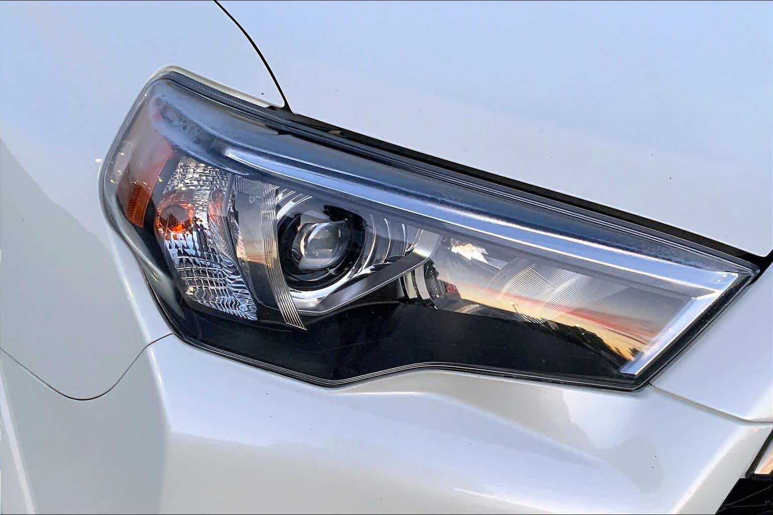 Used 2021 Blizzard Pearl Toyota Nightshade image 27