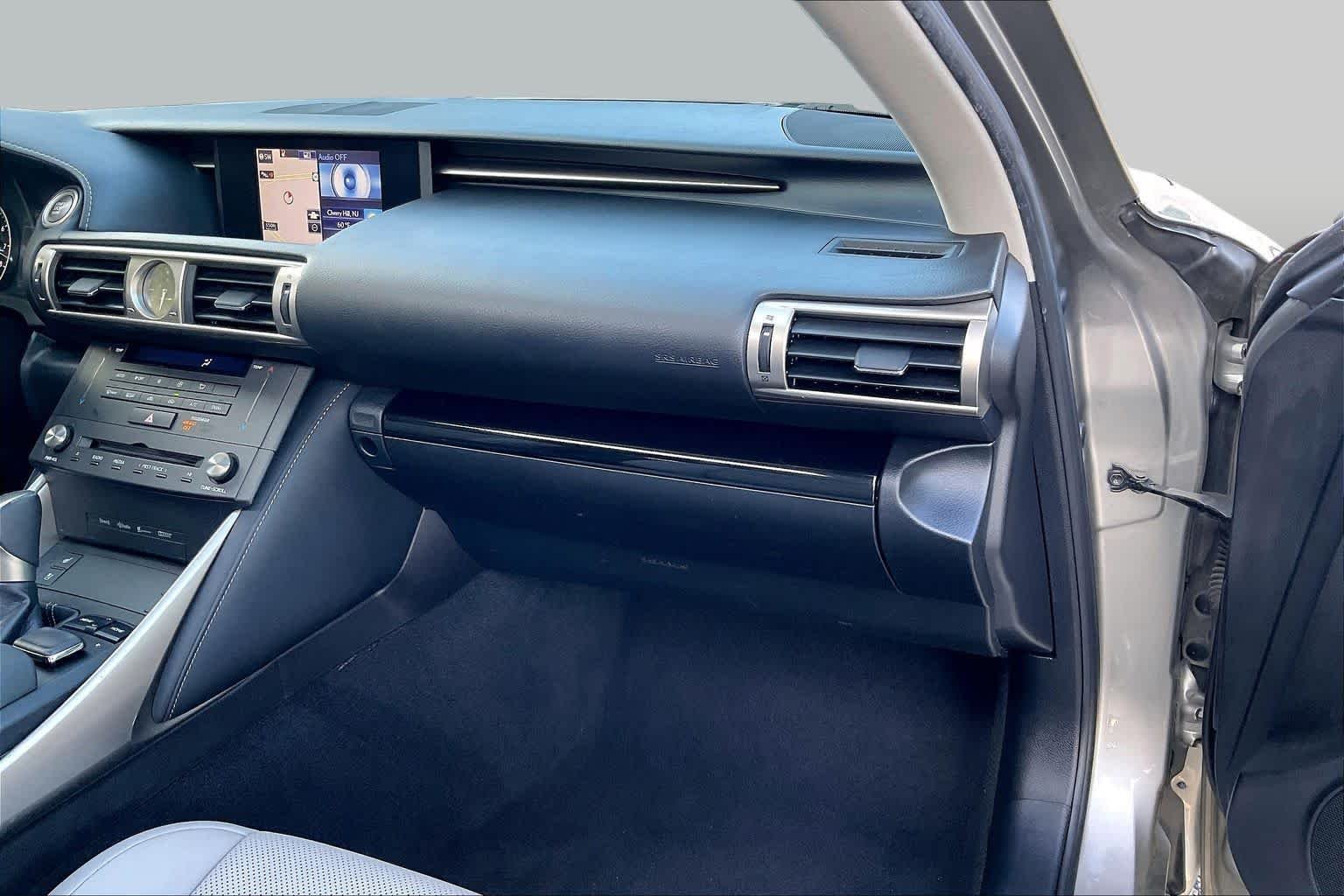Used 2016 Atomic Silver Lexus  image 18