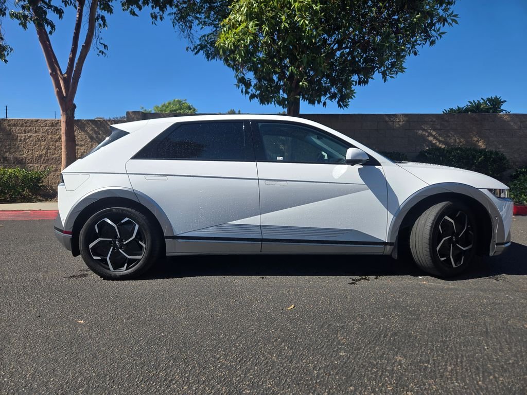 Used 2024 White Hyundai Limited image 8