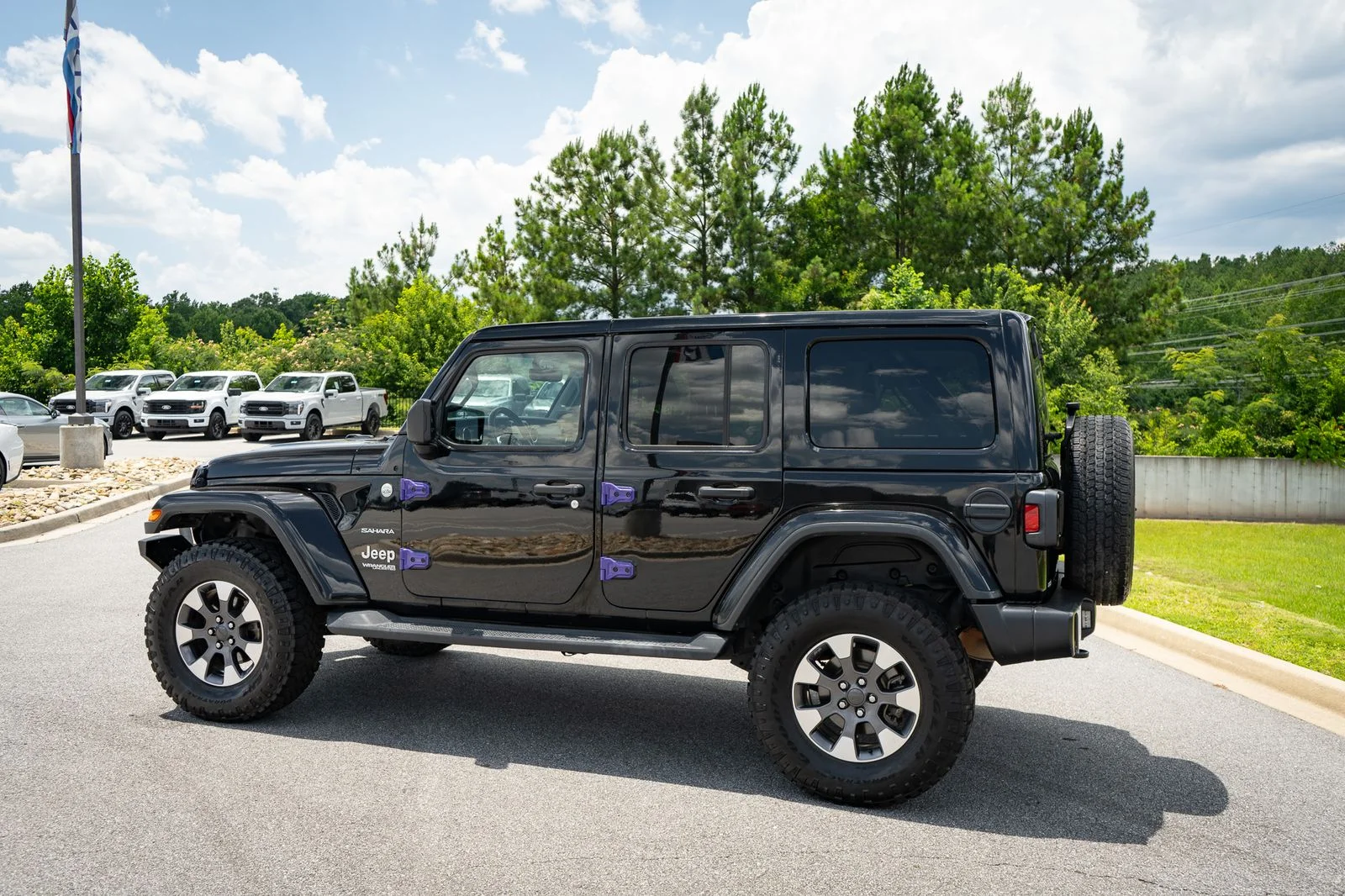 Used 2021 Black Clearcoat Jeep Unlimited Sahara image 7