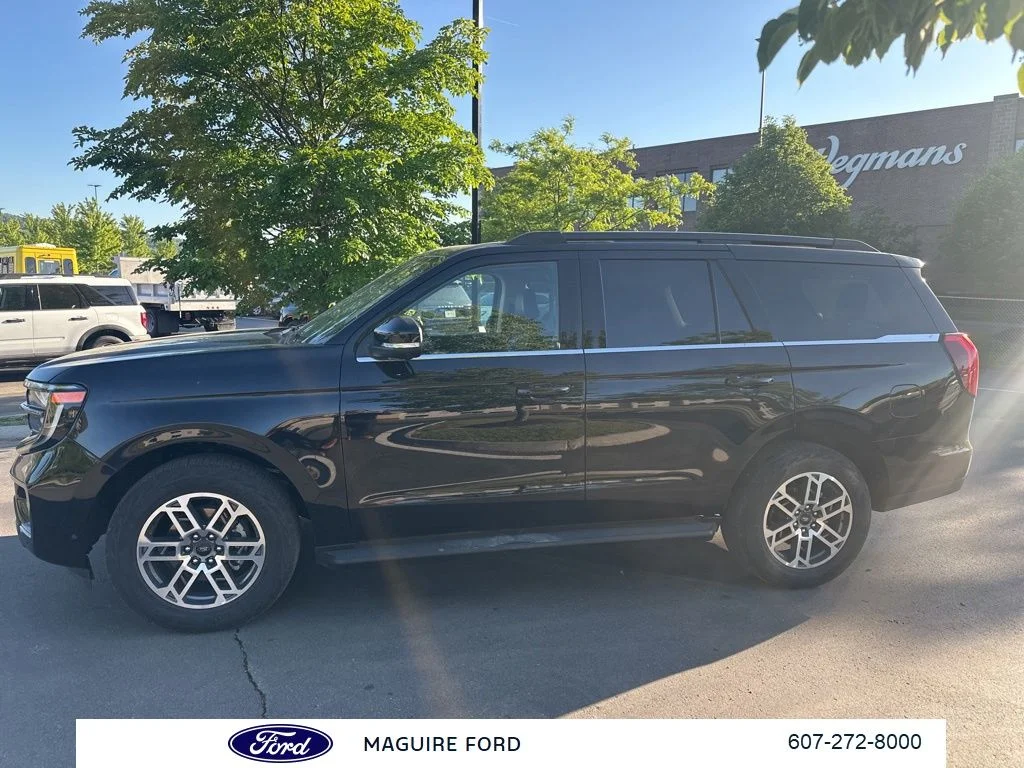 Used 2025 Black Ford Active image 9