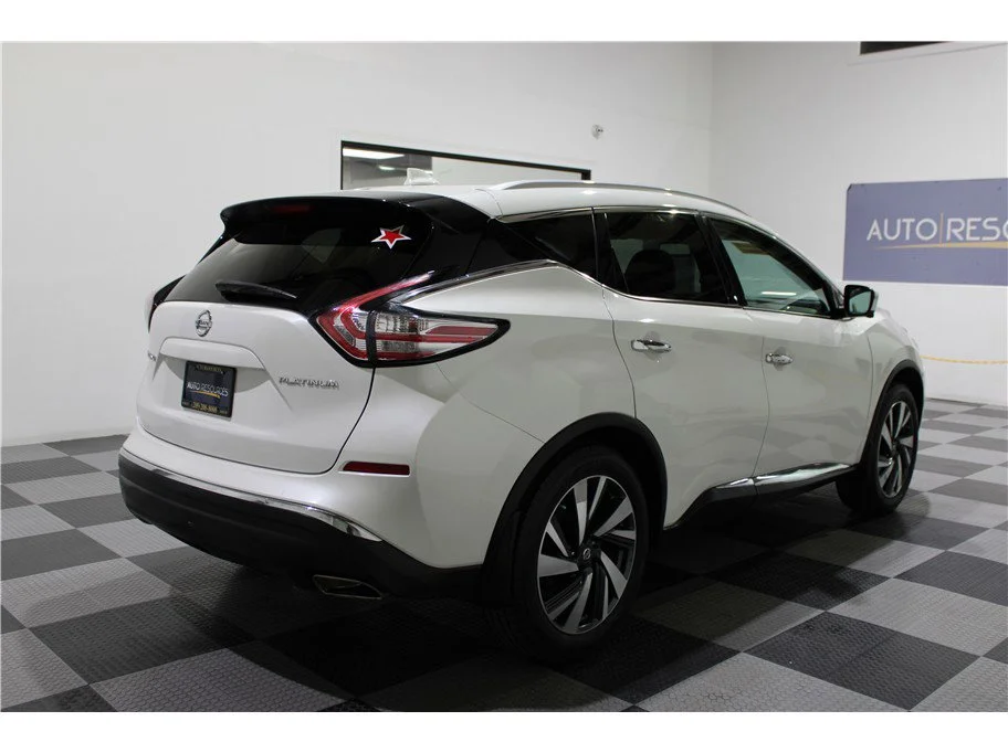 Used 2017 Pearl White Nissan Platinum image 4