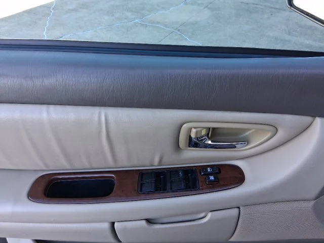 Used 2003  Toyota XLS image 10