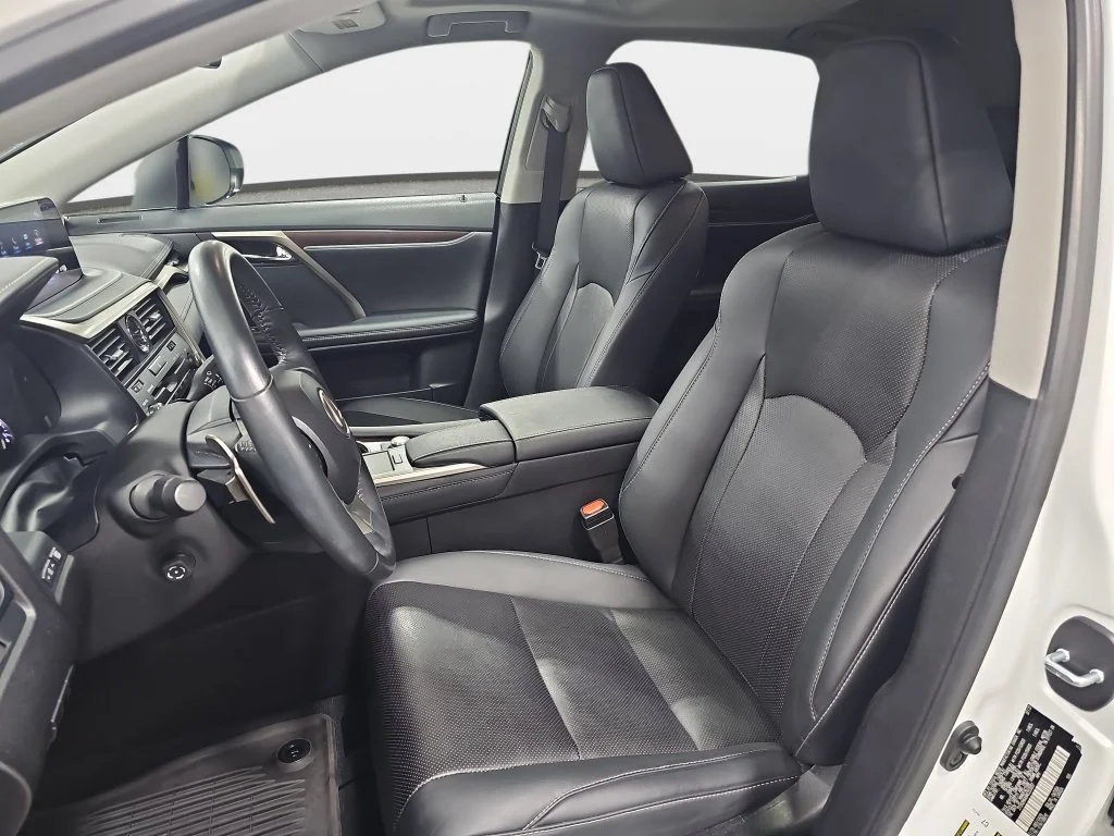 Used 2022 White Lexus 350 image 17