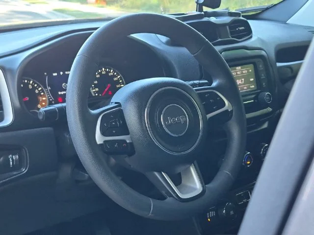 Used 2018 Gray Jeep Sport image 31