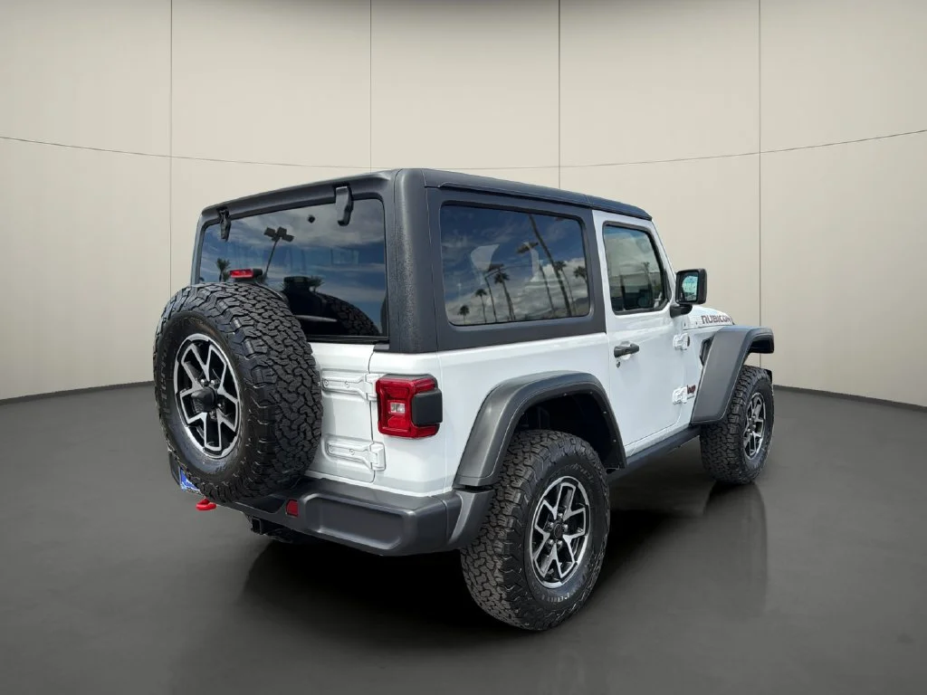 Used 2025 White Jeep 2-Door Rubicon 4x4 image 7