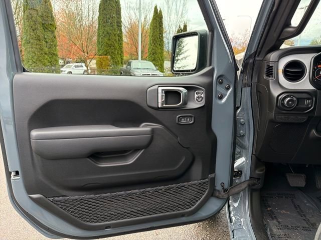 New 2026 Anvil Clear-Coat Exterior Paint Jeep Sport S image 17