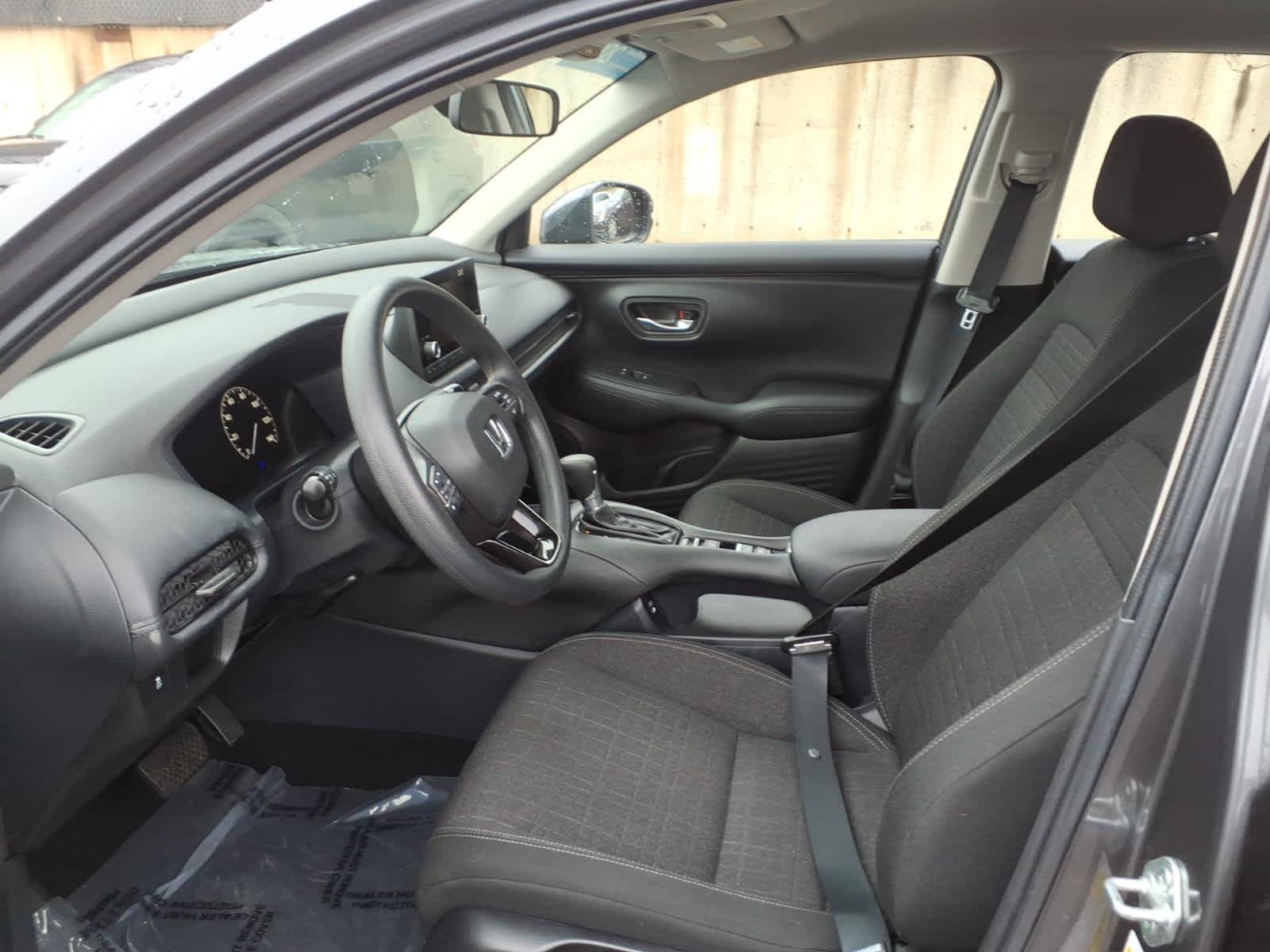 2025 Honda HR-V LX - Photo 17