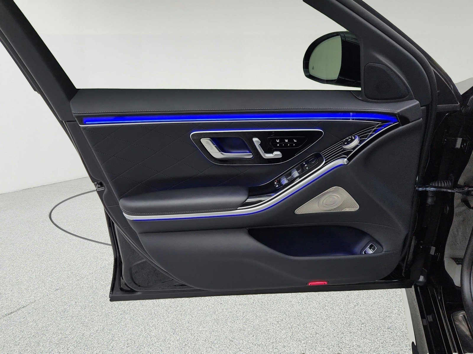 Used 2026 Obsidian Black Metallic Mercedes-Benz S 580 image 30