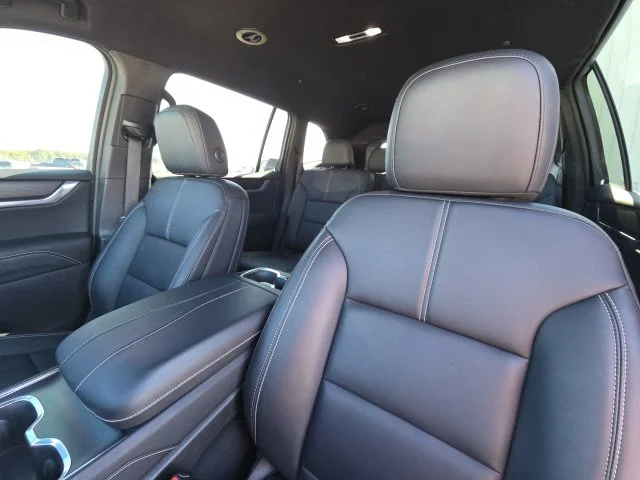 Used 2024 White GMC Elevation image 26