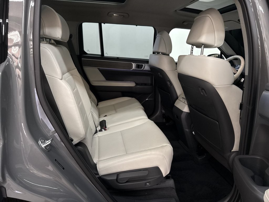 2024 Hyundai Santa Fe Limited - Photo 17