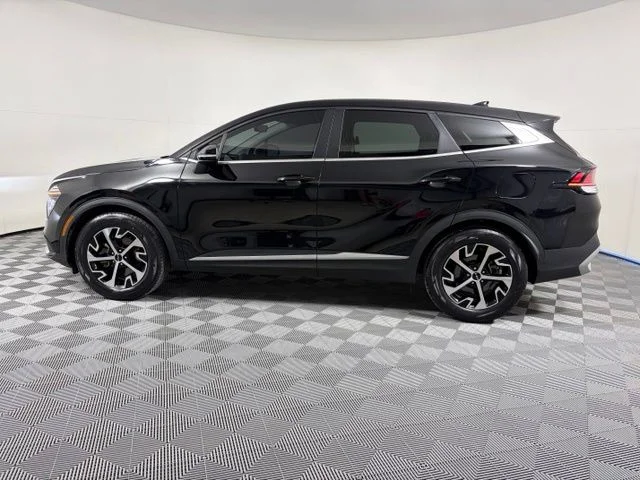 Used 2024 Black Kia EX image 4