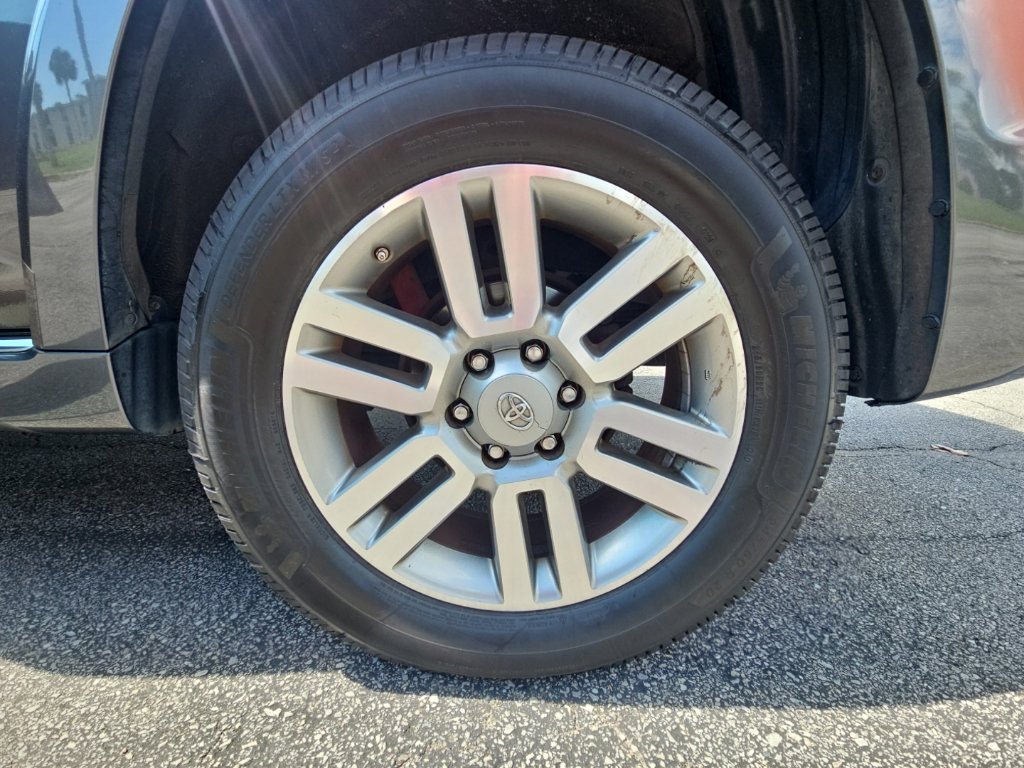 Used 2011 Gray Toyota Limited image 32