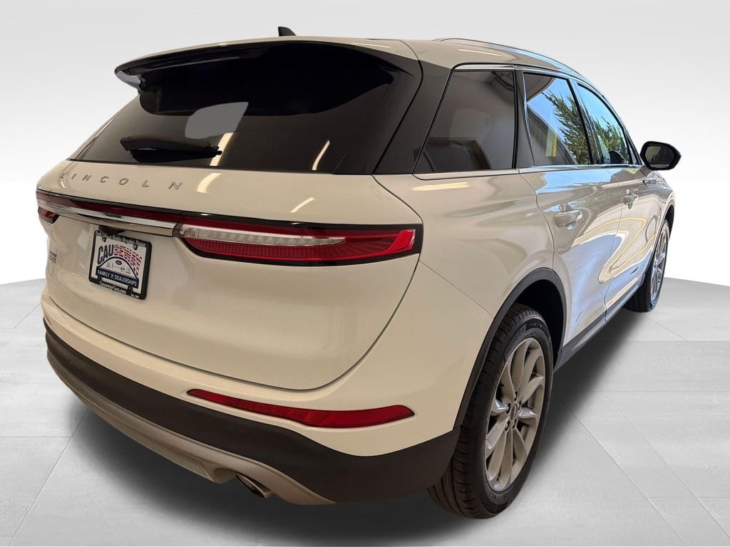 Used 2022 White Lincoln Standard image 7
