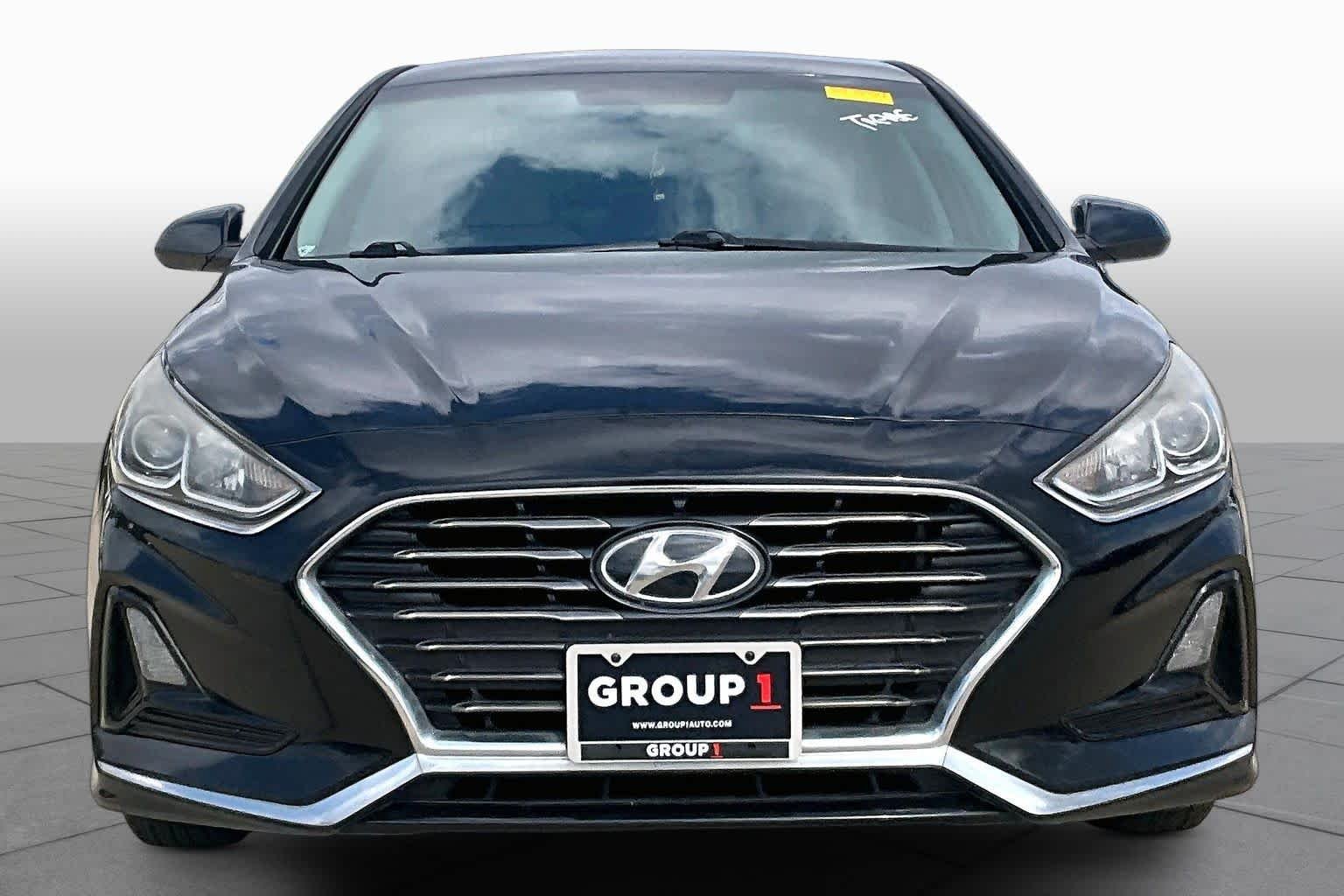 Used 2019 Phantom Black Hyundai SE image 4