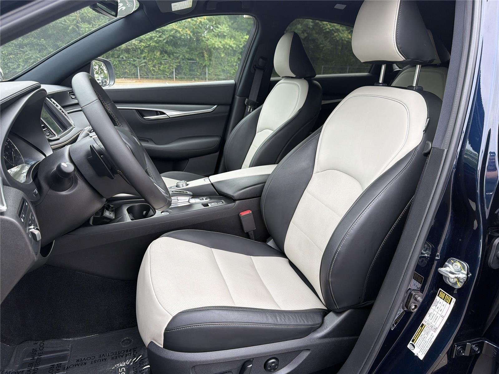Used 2025 Hermosa Blue INFINITI LUXE image 24