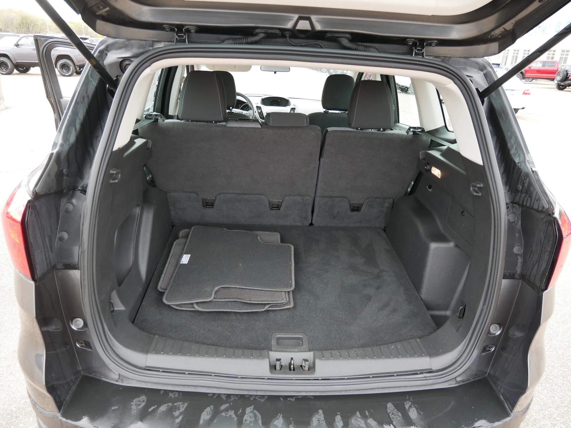Used 2019 Magnetic Ford S image 18