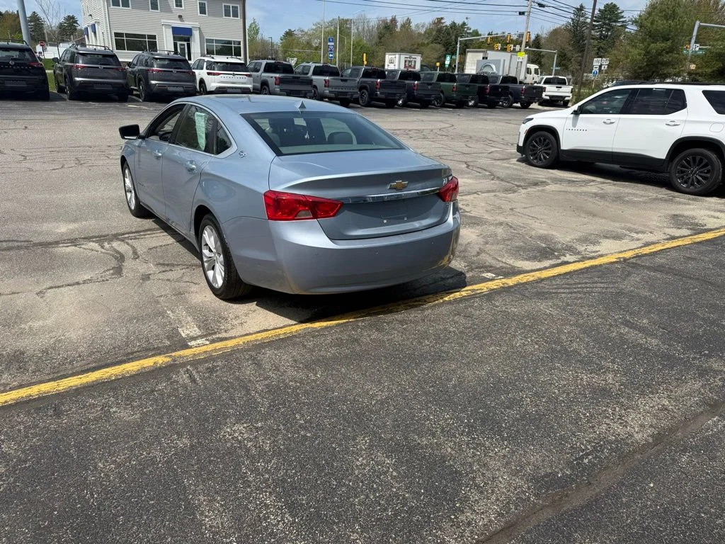 Used 2014 Topaz Metallic Chevrolet 2LT image 3