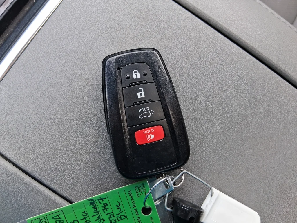 Used 2023  Toyota Platinum image 10