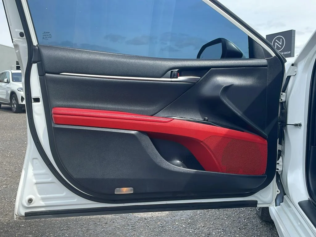 2020 Toyota Camry XSE - Photo 10