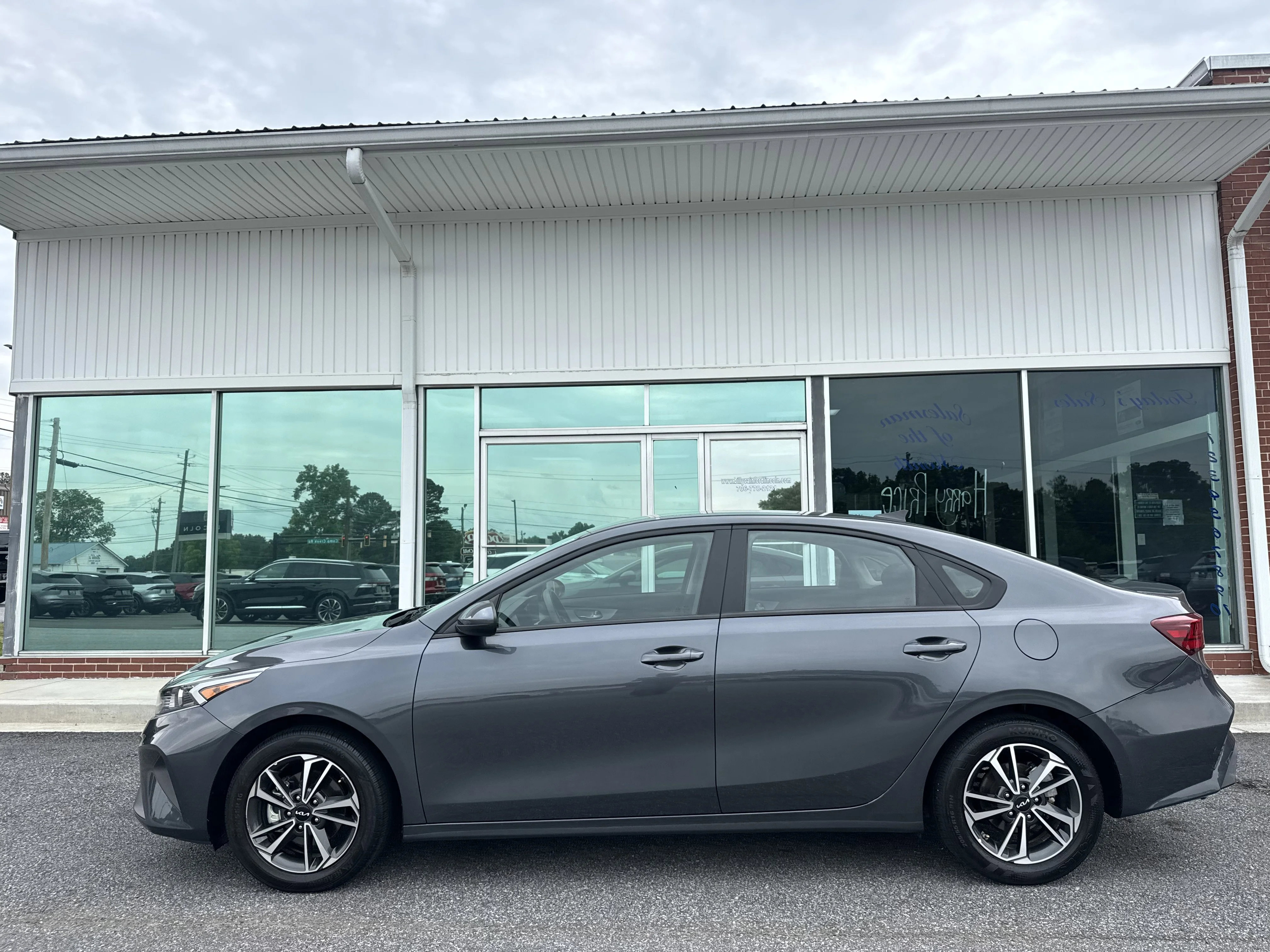 2024 Kia Forte LXS AT's photo
