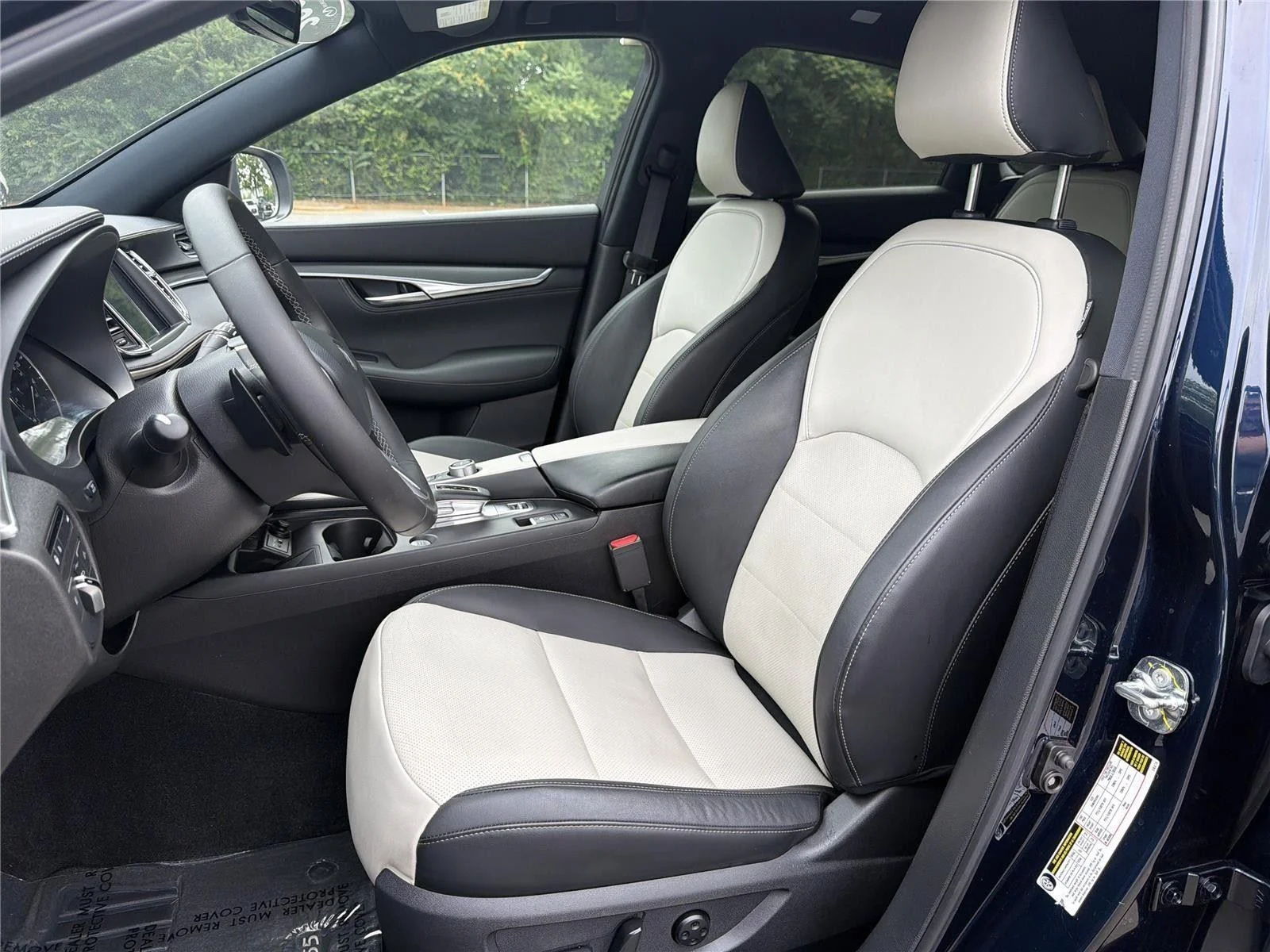 Certified Used 2025 Hermosa Blue INFINITI LUXE image 24