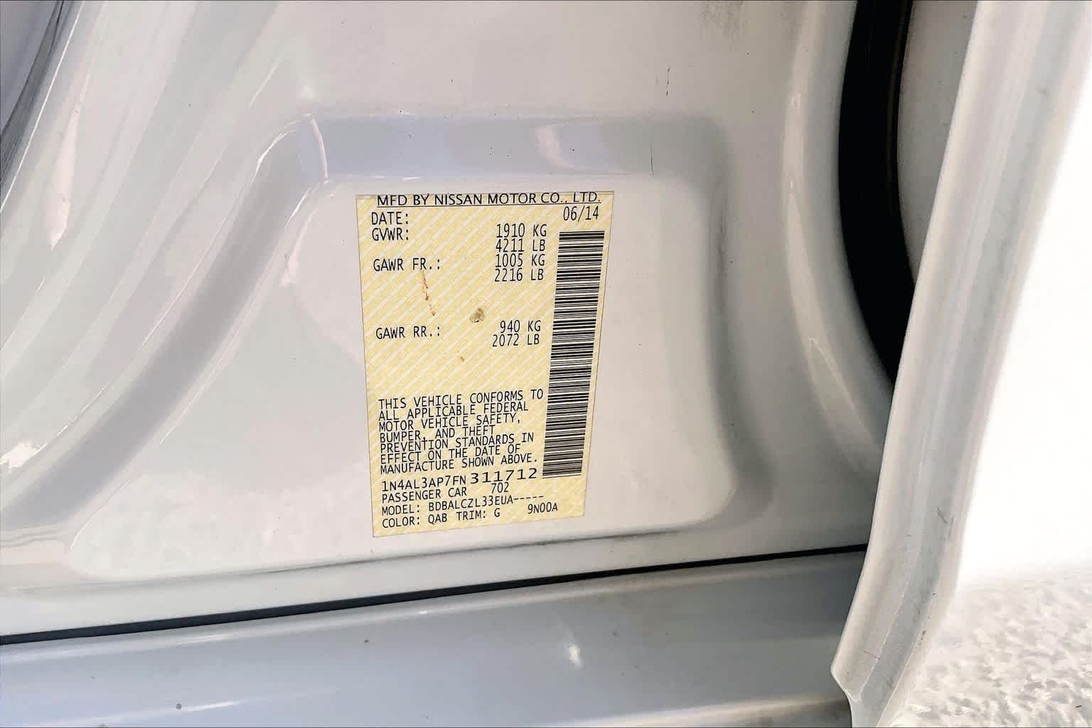 Used 2015 Pearl White Nissan 2.5 S image 31